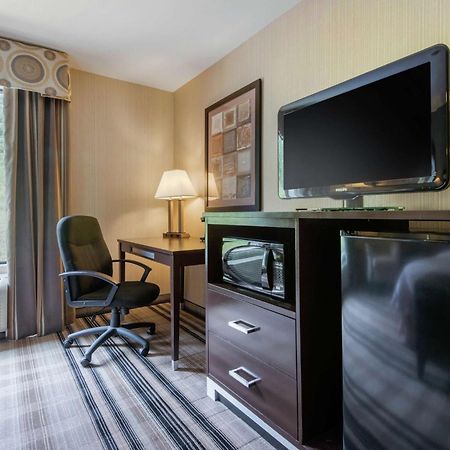 Hampton Inn Meadville Exteriör bild