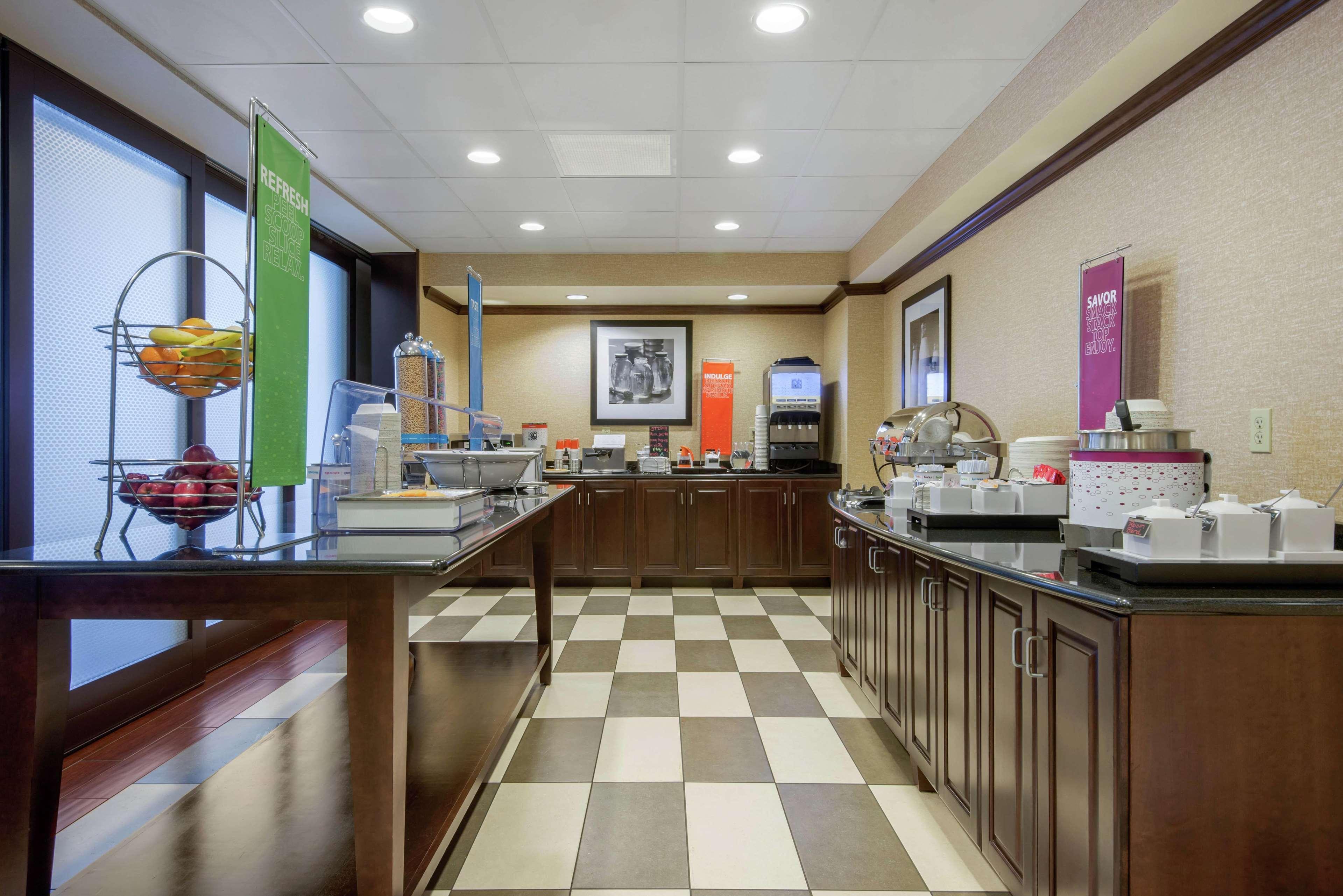 Hampton Inn Meadville Exteriör bild