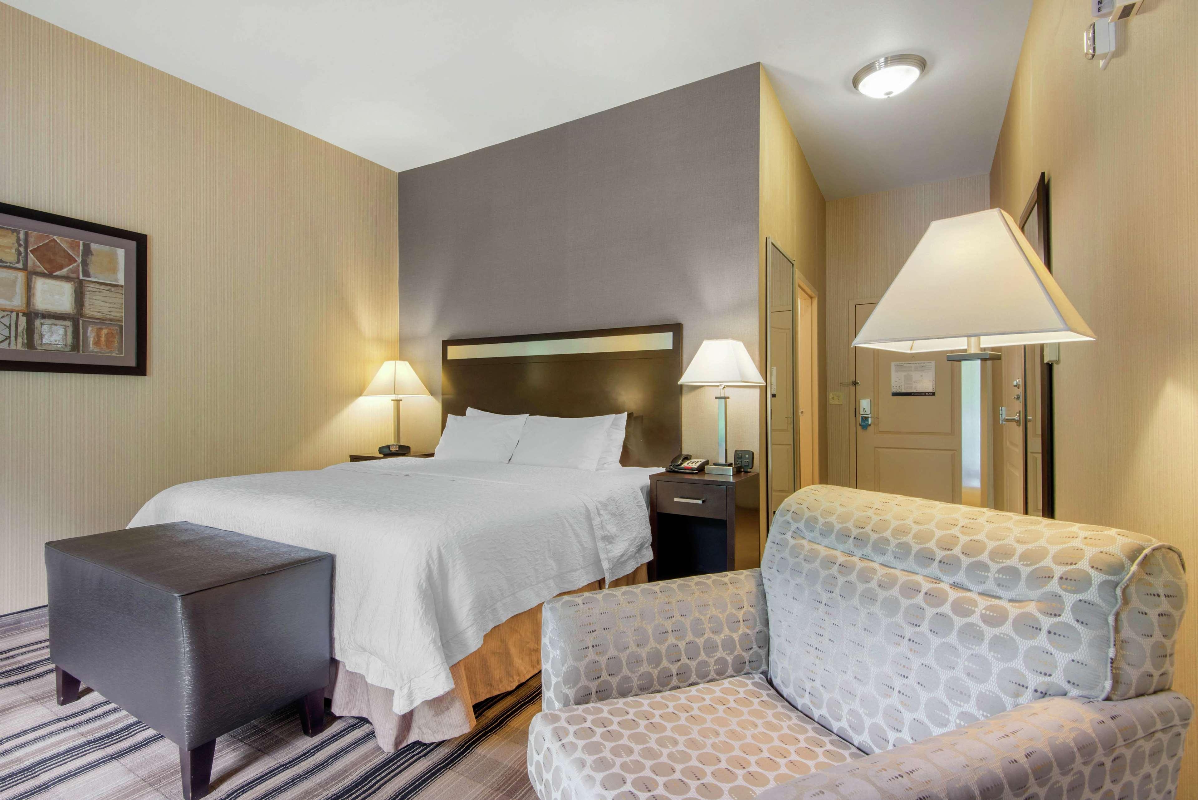 Hampton Inn Meadville Exteriör bild