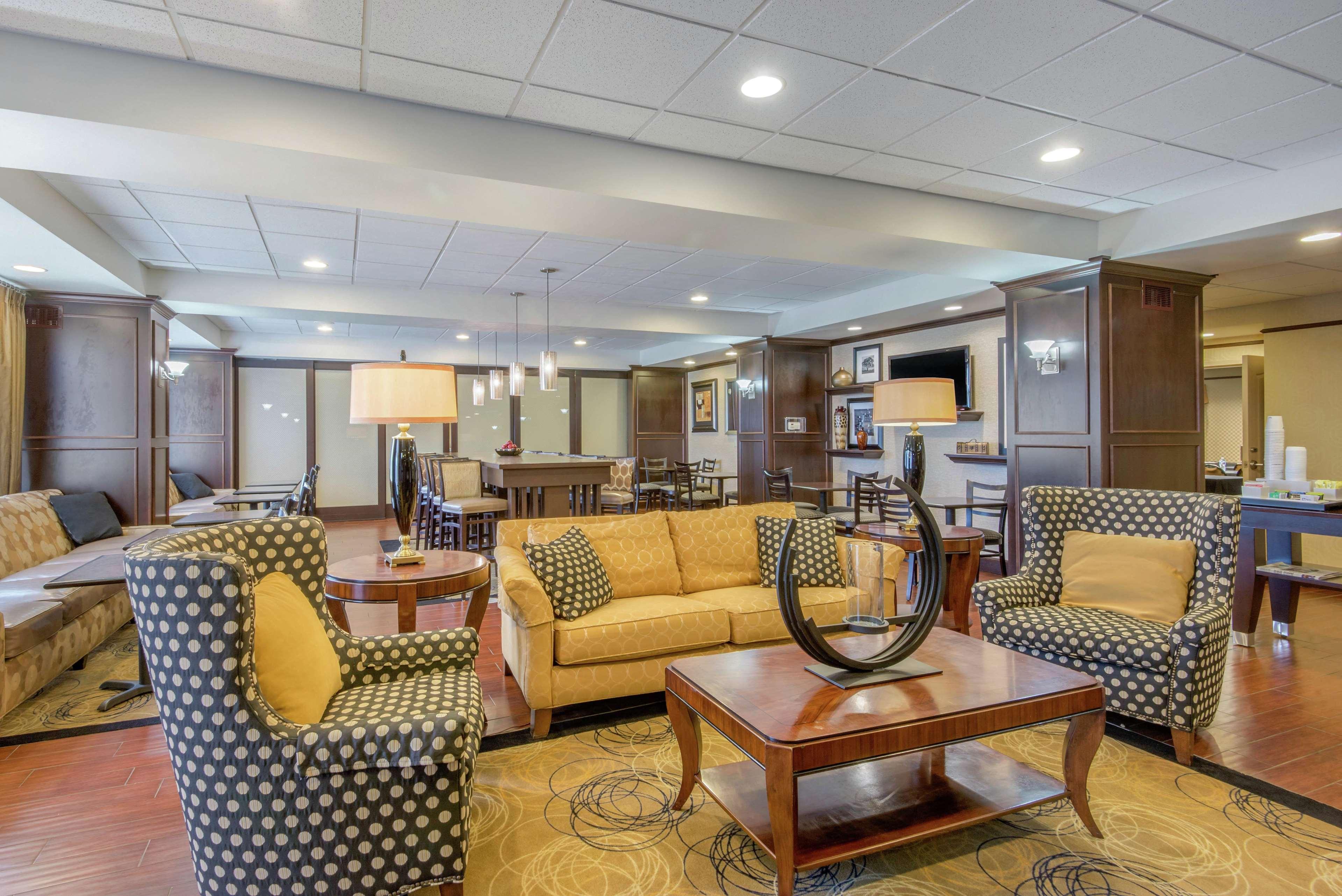 Hampton Inn Meadville Exteriör bild