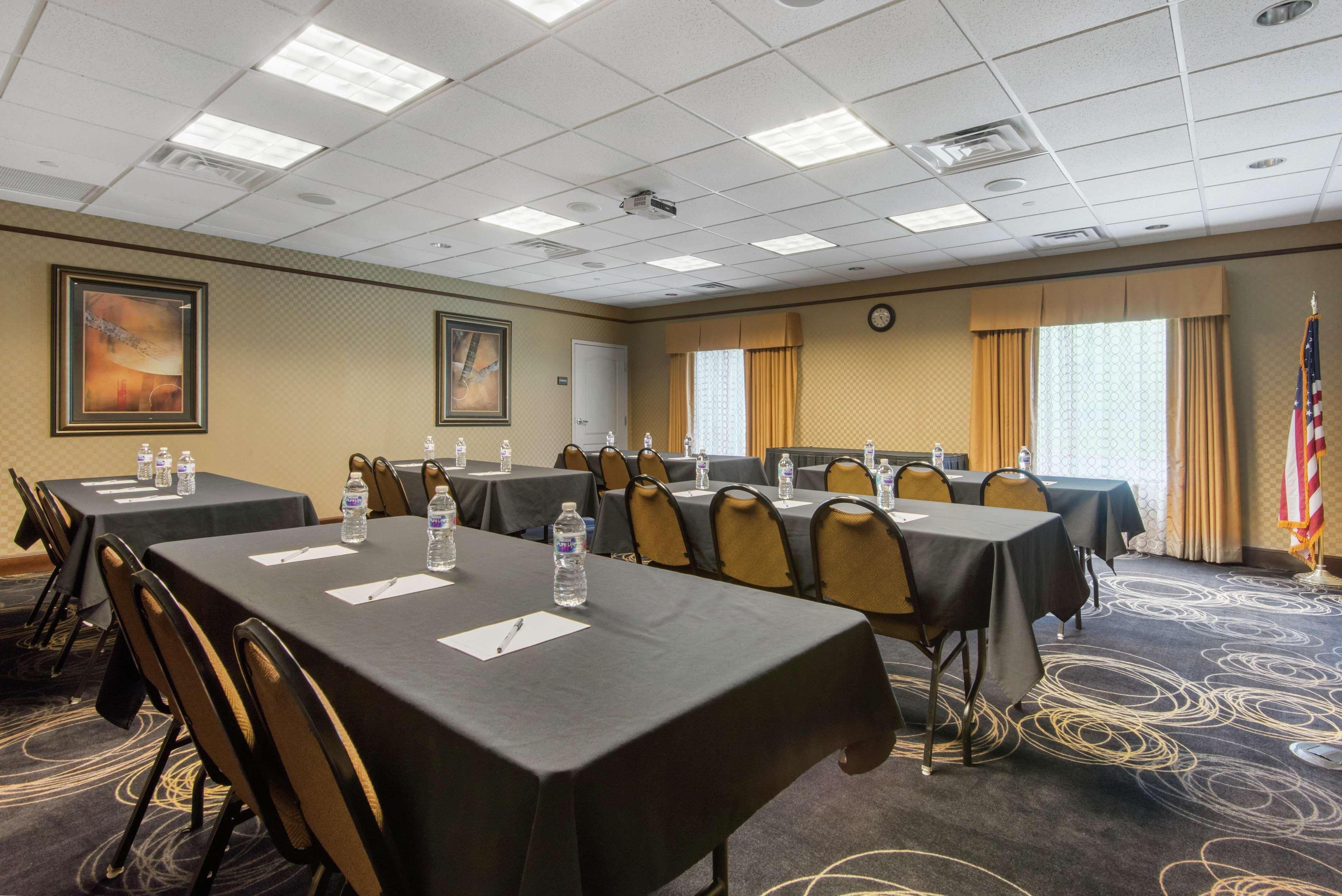 Hampton Inn Meadville Exteriör bild