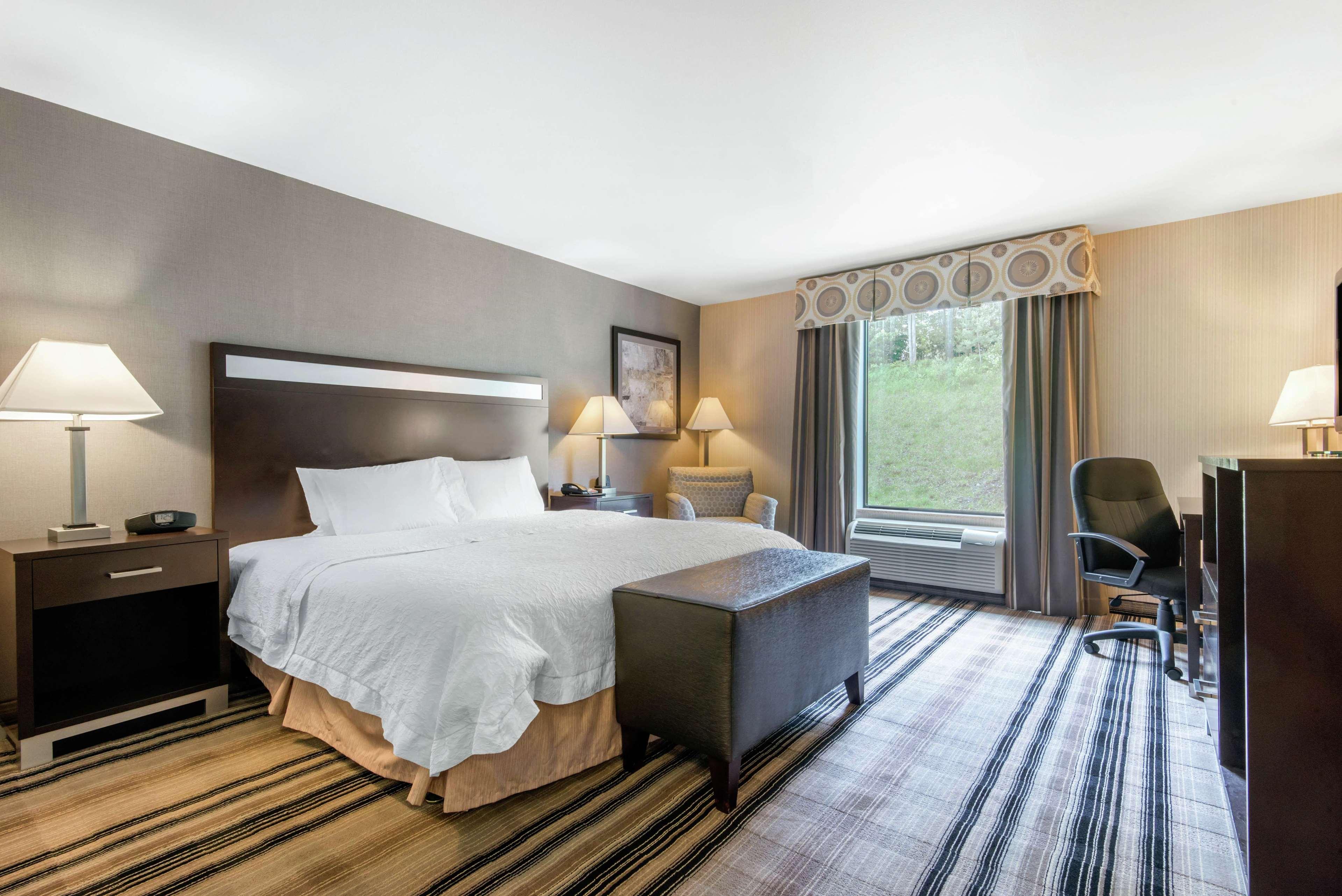 Hampton Inn Meadville Exteriör bild