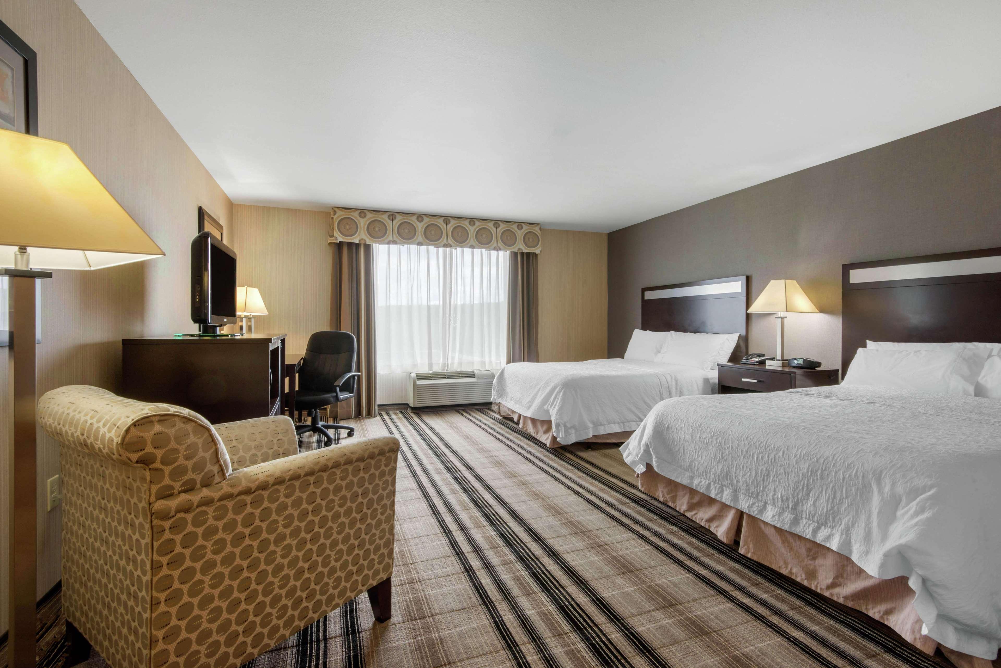 Hampton Inn Meadville Exteriör bild