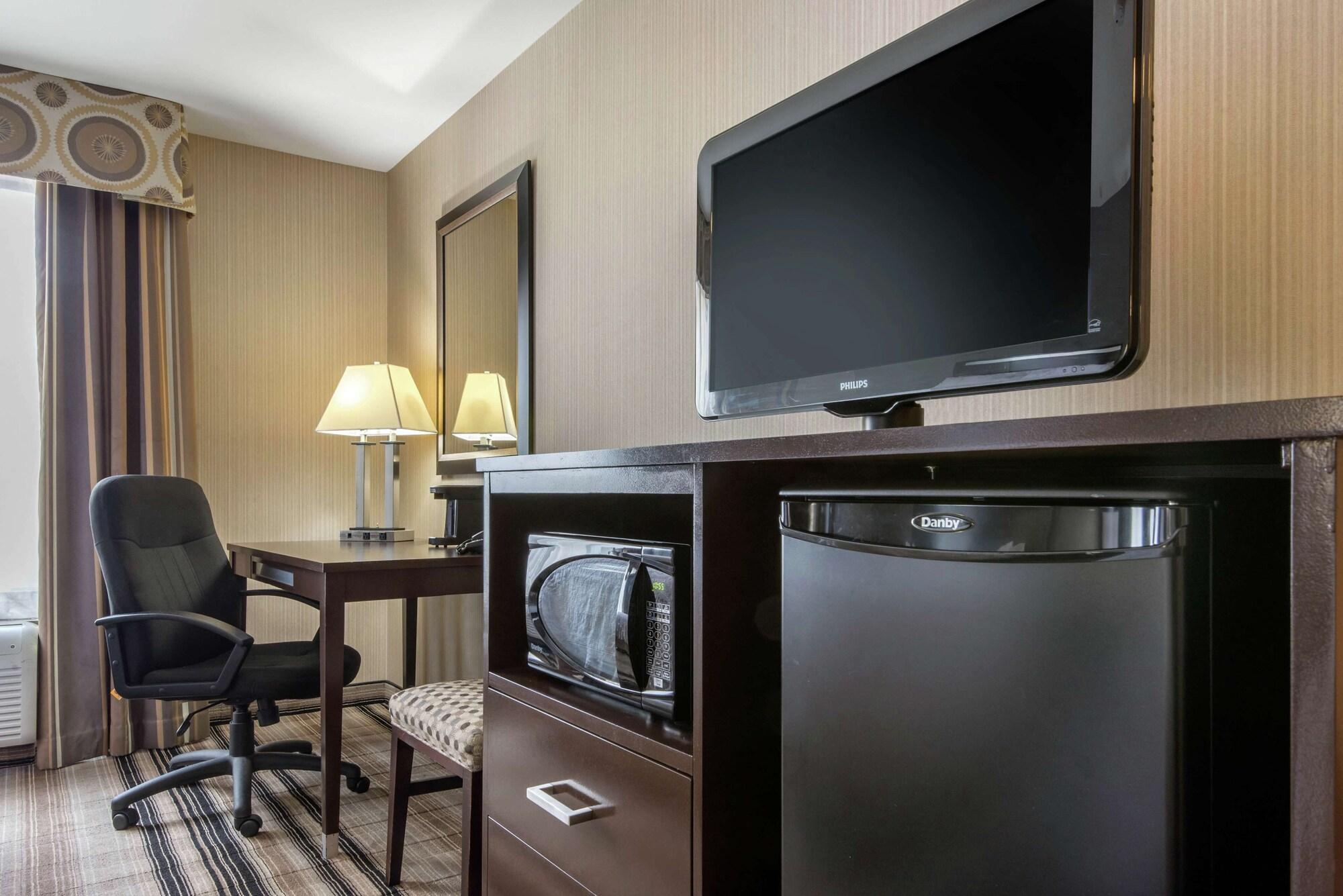 Hampton Inn Meadville Exteriör bild