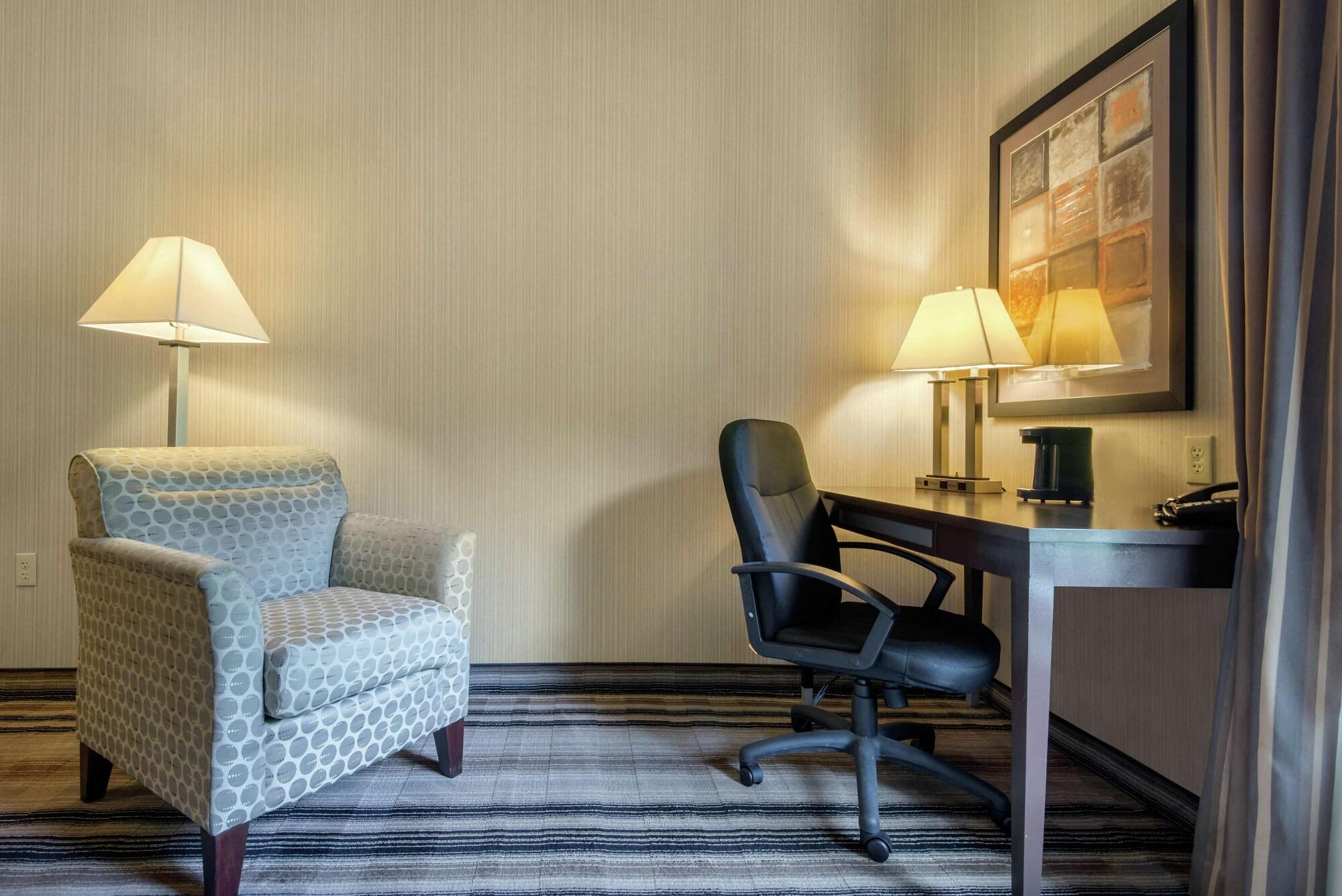 Hampton Inn Meadville Exteriör bild