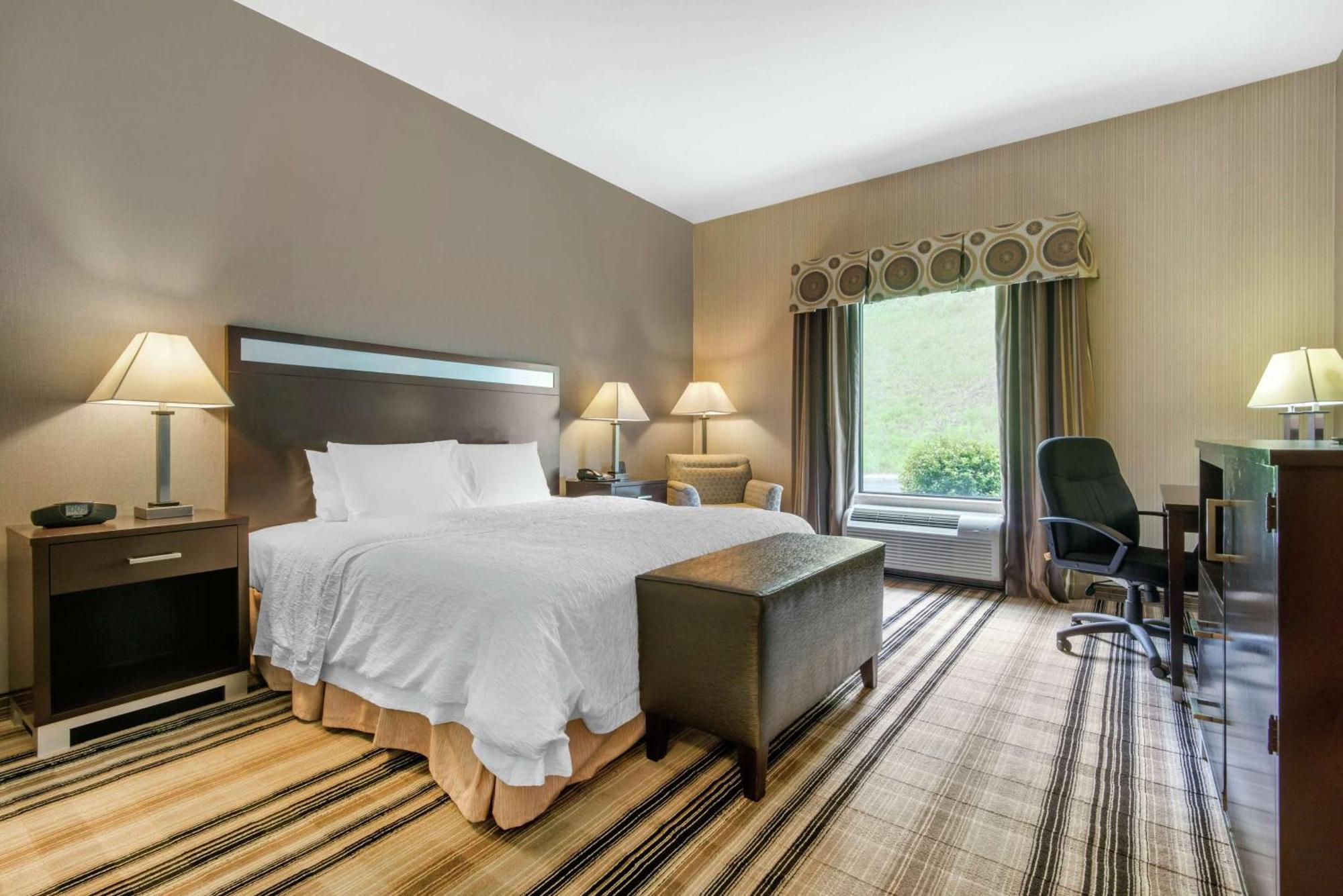 Hampton Inn Meadville Exteriör bild